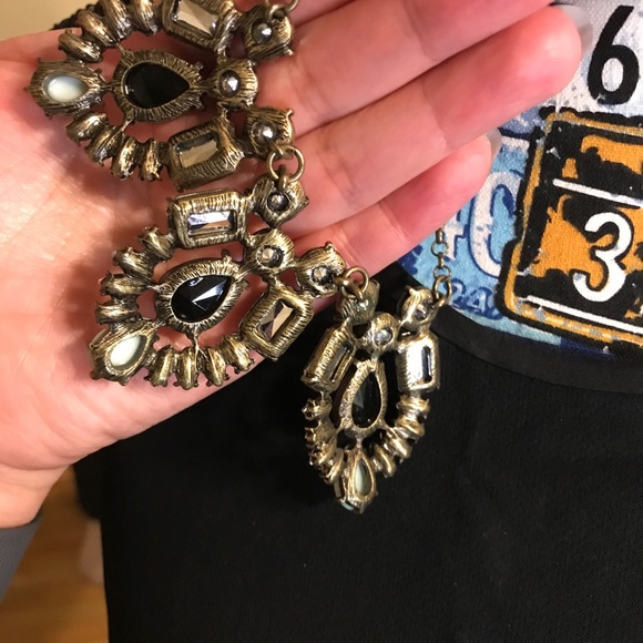 Bold Gems Statement Necklace - Picture 3 of 3